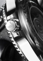 Black & Silver – Premium Automatic Timepiece